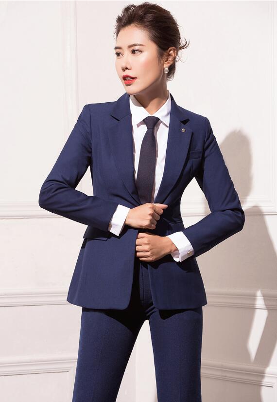 女士經典西服